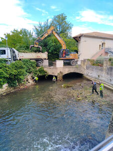 Le Canal de Vaucluse baisse son niveau pour son grand entretien annuel